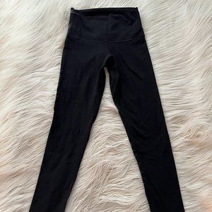 Aritzia TnAction TNAButter Cheeky Hi-Rise Leggings - Size S